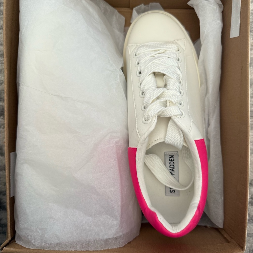 NIB Steve Madden Gaines Platform Sneakers Sz 9 - Picture 3 of 4